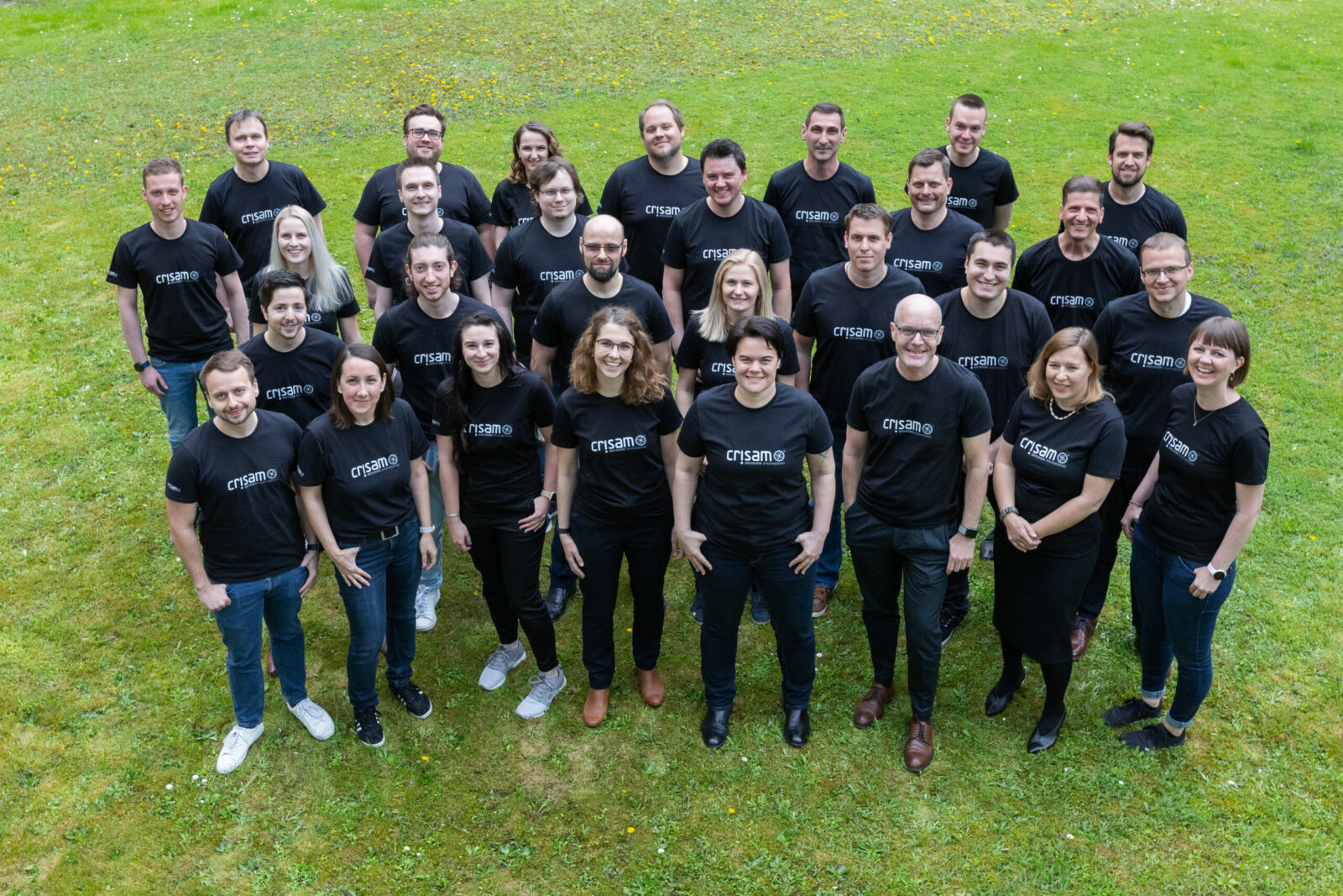 Mitarbeiter CALPANA mit Crisam Shirt